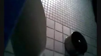 ความงามที่ผอมบางของเธอลูบไล้หีบนเตียง ดู คลิป วีดีโอ โป๊