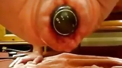 เพื่อนหนุ่มและอวดดี fucks หนัง วีดีโอ โป๊ MILF ในครรภ์