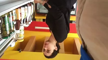 ผู้หญิงใส่แว่นกับดิลโด้ฝึกฝนทักษะของเธอ ดู คลิป วีดีโอ โป๊