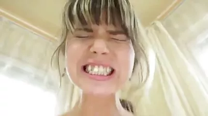 สาวงามในถุงน่องค่อยๆระยำในตูดอุ่น วีดีโอ โป้ xxx