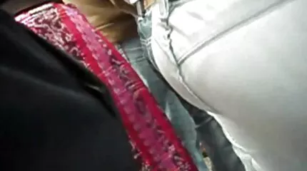 สีบลอนด์ วีดีโอ โป๊ ฟรี masturbates หีและครวญครางด้วยความสุข