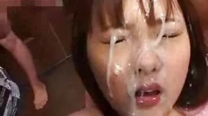 เพื่อนบ้าน cumshot วีดีโอ หนัง โป่ ในช่องคลอดของหญิงสาวที่มีรอยสัก