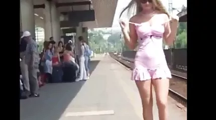นักเรียนร้อน fucks กับคนรักหัวโล้นในบ้านของเขา วีดีโอ คลิป โป๊ ฟรี